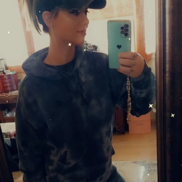 Meet your Posher, Aimee - Picture 4 of 4